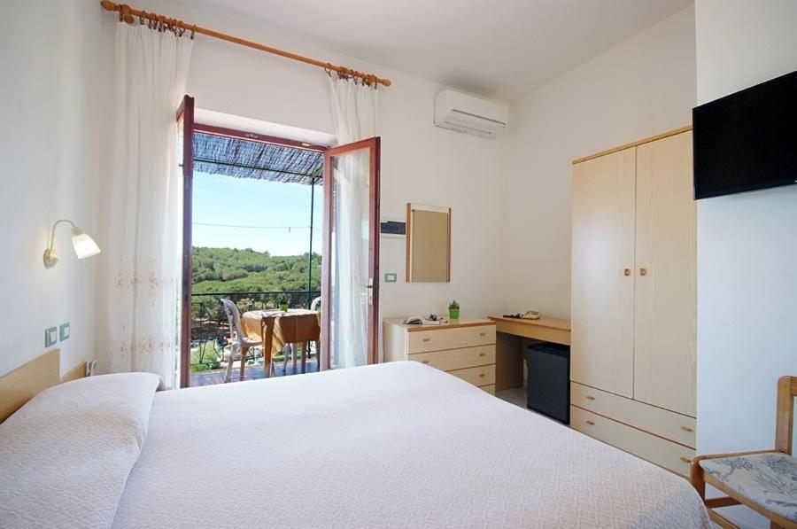 Hotel Alma Fetovaia Εξωτερικό φωτογραφία
